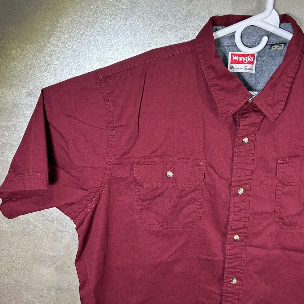 Wrangler Premium Quality Button Down Shirt Men's XL Short Sleeve‎ Burgundy